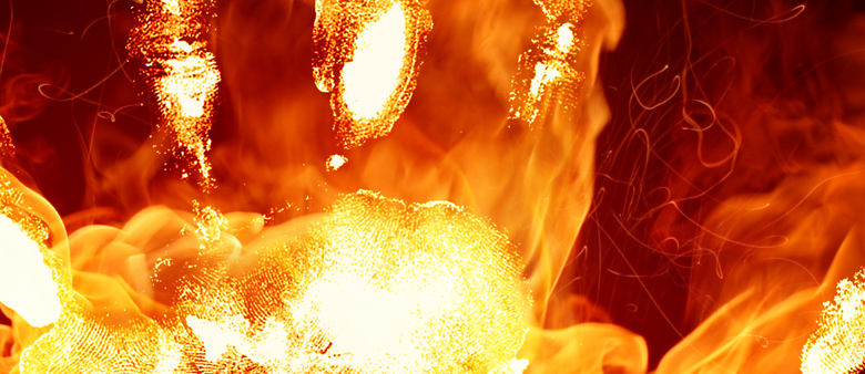 隣家で発生した火事の延焼で被害を受けた場合どうする!? 泣き寝入りしないために!